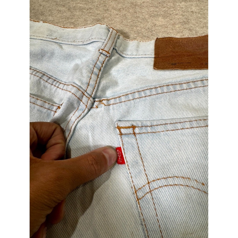 Levis 501 Jeans Mens 30x31 Blue Denim Logo Mid Rise Straight Leg Button Fly - Picture 9 of 16
